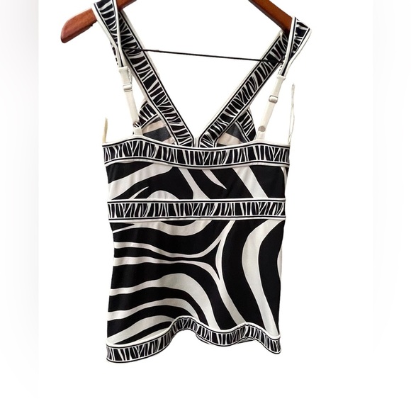 🔥🖤BCBG Maxazria size S black/off white top adjustable straps. Sexy & classy! - Picture 4 of 8